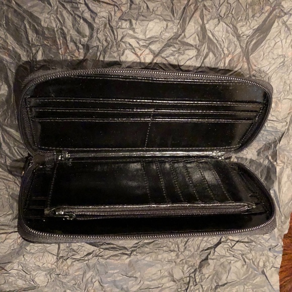 Kenneth Cole Reaction Black Billfold Wallet - Picture 3 of 7